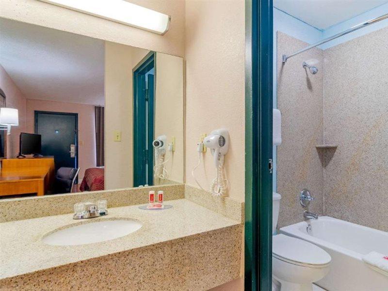 Econo Lodge Decatur Luaran gambar